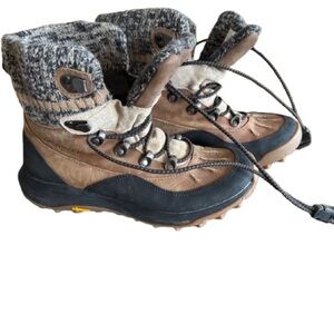 Merrell Women's Siren vibram waterproof boots- Tan and Black